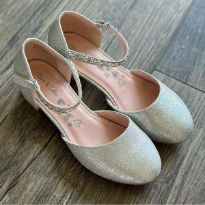 Olive & Edie Selena Dress Pump Mary Jane Silver Rhinestone Strap Little Kid Sz3